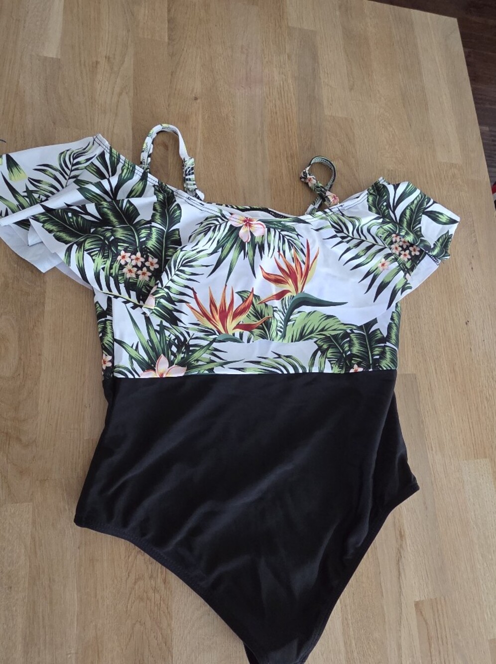 PatPat Girls Tropical Ruffle One-Piece Swimsuit - Black White Sz 8/9 EUC
